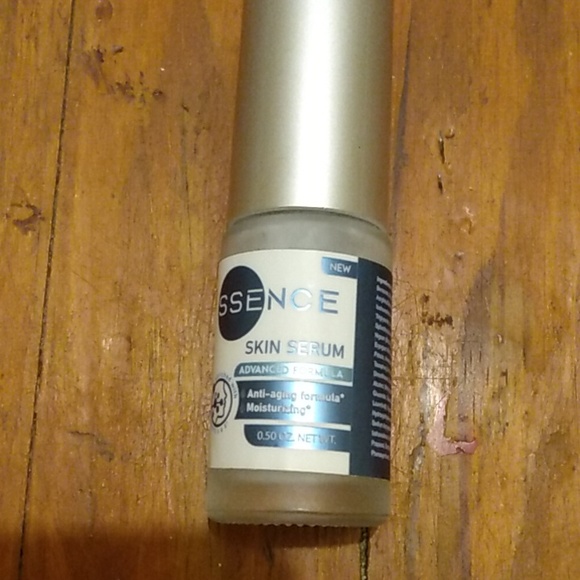 ssence Other - Ssence skin serum  with avdavance formula anti ageing plus moisturizing nwob